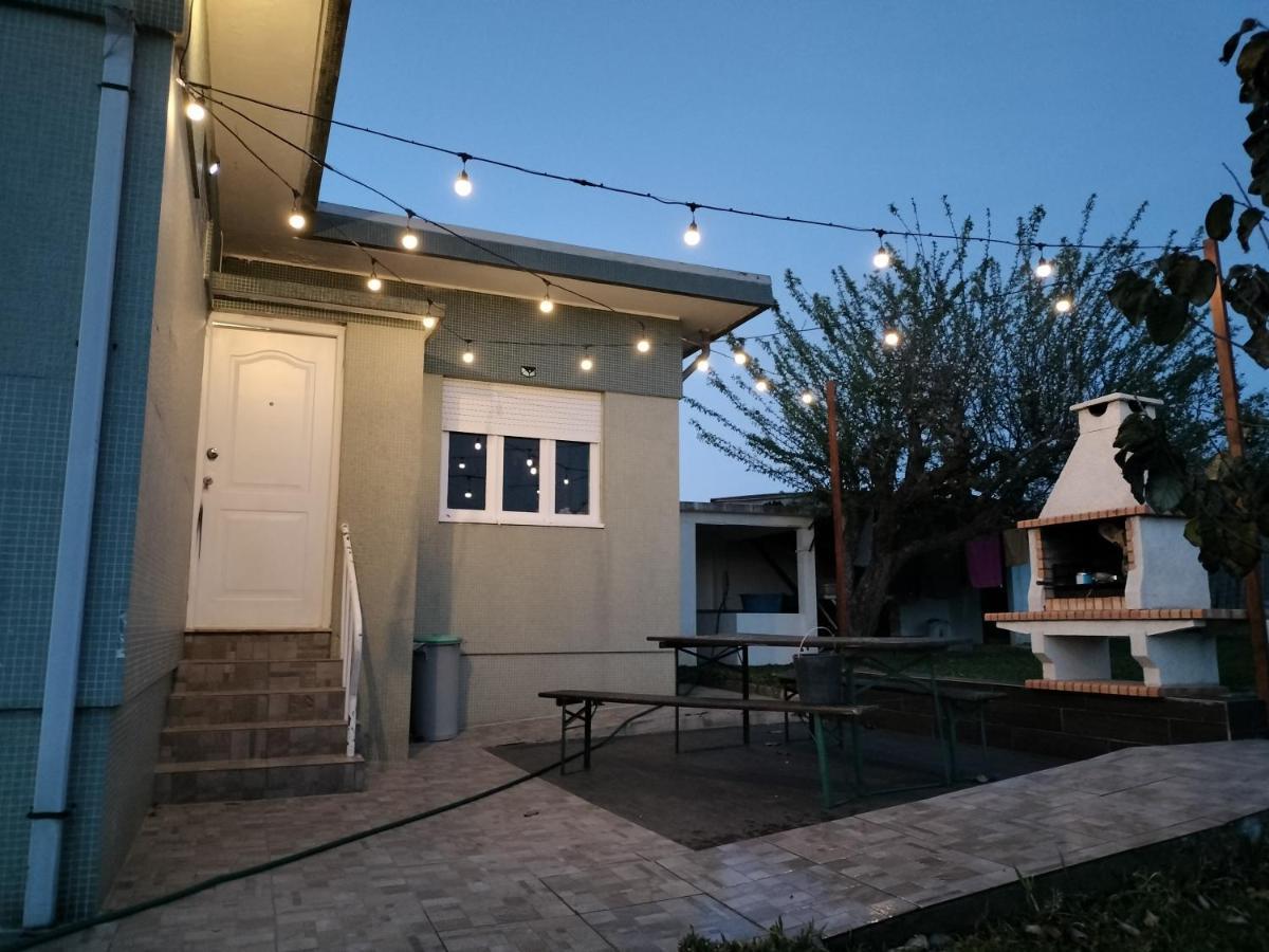 Villa House With Pool And Garden In Esmoriz Near Porto Esterno foto